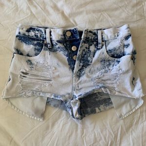 Forever 21 || Distressed Denim Shorts || Size 25